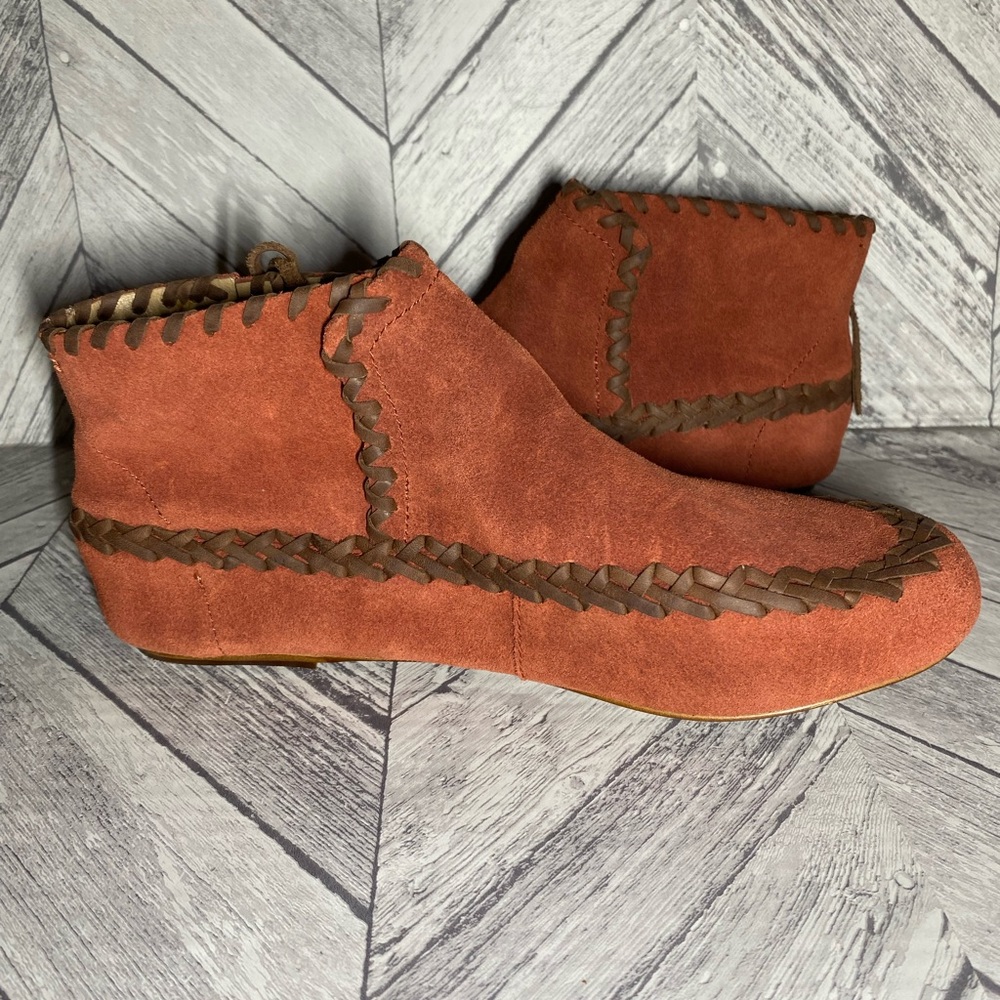 NEW LÁTIGO RED CLAY GALA SUEDE MOCCASIN BOOTS LEATHER BRAIDED ANTHROPOLOGIE SZ 8